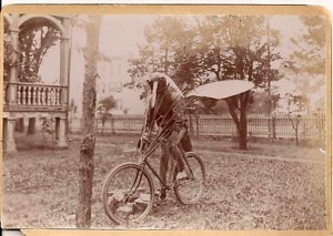 Now this would be the beginning of a terrific horror movie. I'm sure this guy would be the one who kills most of the characters.