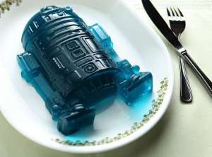 Now since R2-D2 has blue on him, this jello is blue. Apparently gray and white jello don't exist. Oh yeah, white jello does but it's disgusting.