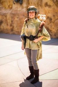 Now we all know that's supposed to be Princess Leia in the closest thing she'll have for camo. Still, it's a pretty creative Endor costume.