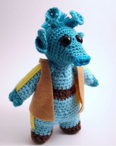 Now this guy is the bounty hunter whom Han Solo shot first at the Mos Eisely Cantina full of dirtbags. Yes, good times.