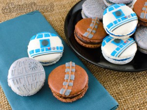 Consists of R2-D2, Death Star, and Chewbacca. Nevertheless, the R2-D2 ones are adorable.