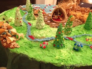 Now you have to admire how they used animal crackers and Swedish fish for the fauna. The ice cream cones make great trees, too.