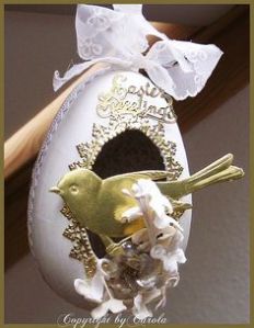 I wonder if this was handmade or mass produced. Because it looks like it's straight out of Hallmark to me.