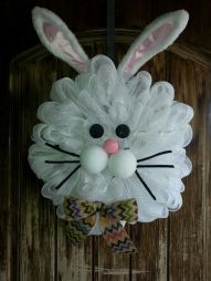 Hey, I had to include a bunny wreath somewhere in this post. Couldn't do an Easter craft post without one.