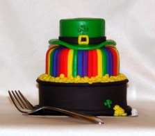 st-patricks-day-green-hat-rainbow-cupcakes