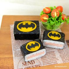 Okay, maybe I'm being a little stereotypical. But I couldn't resist showing off such sushi with the Batman sign.