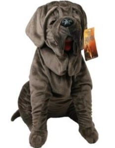As Potterheads know, Fang is Hagrid's dog that accompanies him and tends to drool a lot. I think I've seen a plushie of Fluffy that was cuter than this.