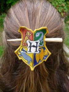 Well, this looks doable for the Hogwarts crest. Well, if I had better drawing skills anyway.