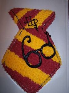 This one just has a Gryffindor tie, Harry's glasses, and HP lettering. Seems quite doable if you ask me.
