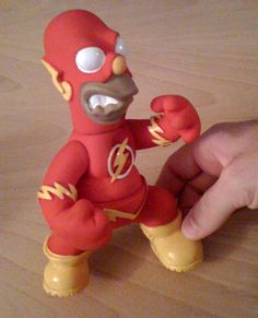 Now the Flash can move in super high speeds with the aid of beer and donuts. Okay, could anyone possibly think that Homer would make a good Flash? D'oh!