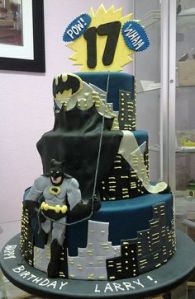 And it seems Batman's cape is being blown in the wind. Still, this is a rather neat cake if you ask me.