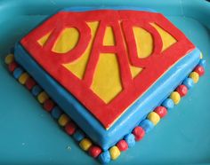 And this goes for any kid of Lex Luthor. However, if you are one Luthor's kids, know that he doesn't want a cake like this.
