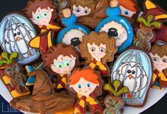 These consist of Harry, Ron, Hermione, the Sorting Hat, a mandrake, Hedwig in a cage, Gryffindor colors, and a potion. Still, these are cute.