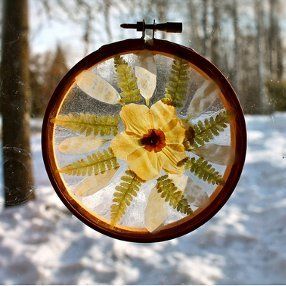 Well, this is lovely. Doesn't mean that the painted glass flowers are less pretty though.