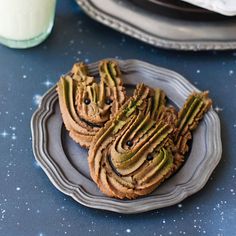 I'm sure some pastry mechanism was involved with this one. Still, these are Groot- I mean great.