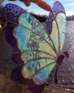 Like how this butterfly looks like when you show it on the water on a sunny day. So pretty.