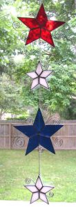 A fine suncatcher for any patriotic home in America. Like the spirals on these. So whimsical.