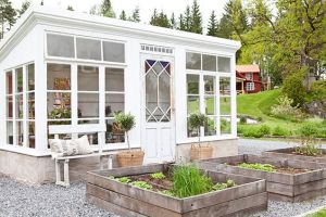 I like the door on this. Very intricate to say the least. Not sure about the building shape.