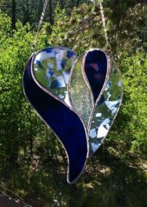 Or is it purple? Either way, it sure looks pretty. Wouldn't mind having this one.