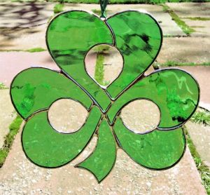 Yes, this is a shamrock suncatcher. And I'm sure they sell these for Saint Patrick's Day.