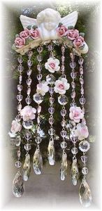 Sure this one probably wasn't hand made. But it's sure beautiful. Besides, who wouldn't want this.