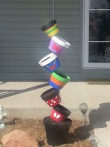 Again, I'm not a fan of Mickey Mouse cartoons. But I do think this is an interesting flower pot arrangement.