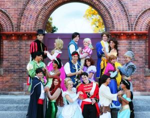 Or so it seems that way. Unless you're Merida or Elsa. Still, not sure who the couple in the middle is supposed to be. Haven't seen their costumes before.