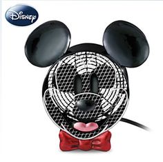 I don't know about you, but Mickey seems to look quite sinister for some reason. Then again, I tend to think he's kind of creepy anyway.
