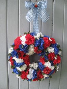 Of course, the flowers on these are totally fake like you'd see in a cemetery during the winter. But this is very pretty just the same.