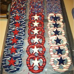 This set is red, white, and blue with stars on them. What more can you want. Stars may not be edible though.