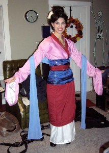 However, in the movie, she doesn't feel like showing off her clothes. But this woman might've made this Mulan outfit herself.