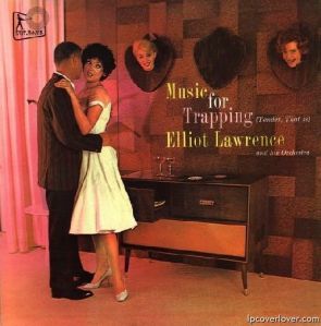 Now it's one thing if a man puts deer heads on his wall. But if he puts heads of his ex-girlfriends, you should probably call 911. I can understand that the woman is understandably creeped out since she's found herself in a horror movie.