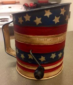 I'm not sure what this is supposed to be but I know it seems old-fashioned. But I like how it's painted.