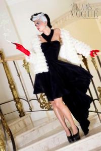 And she sure knows how to dress. Wonder how many dogs had to die for that fur coat she's wearing.