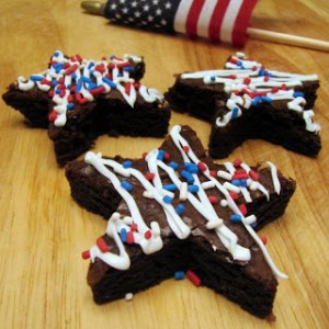 These have a white drizzle with red, white, and blue drizzle. Also look quite delicious, at least to me.
