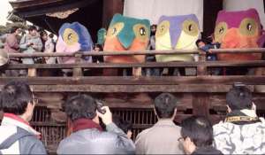 Really, Japan? A bunch of owls made with the magic of MS Paint? What the hell? You're supposed to have the cuteness thing nailed flat. You could've at least gone with Hello Kitty or any other cute anime creature. Sheesh.