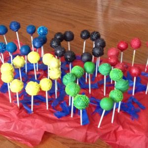 Each ring is in 5 different colors. And each pop is decorated in its own way.