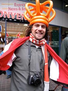 Then again, his orange crown really stands out. Is probably Dutch as far as I can see.