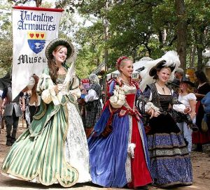 But at the Renaissance Festival these can be worn by almost anyone and can be adjusted for comfort. Real rich Renaissance ladies didn't have such luxuries.