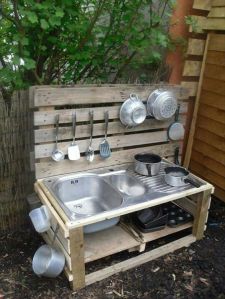 Someone must've made this from pallets and a kitchen sink. However, running water not included.