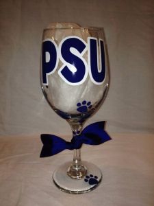 Sure it's not as fancy as the Iowa wine glass. But it does have a certain charm to it. Like the ribbon.