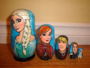 This set has Elsa, Anna, Kristoph, Hands, and Olaf in descending order. And each is well painted.