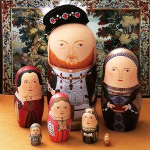 Henry VIII is the biggest while each wife is depicted in descending order. Sorry if Anne Bolelyn and Katherine Howard don't come with detachable heads.