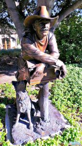 Both seem to be likely cast in bronze, too. Guess this mailbox certainly did not come cheap.