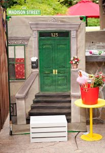 However, I'd only suggest it as a DIY to any repressed art majors. Because this seems to be painted by one.