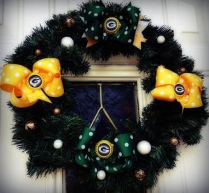 And each bow is in green or yellow with the Packers logo on them. Befitting for football season in Wisconsin even though it's more suited for Christmas. 