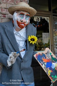 You can guess this is a scarecrow of Vincent Van Gogh who sometimes painted crows. He even has a bandage from where he cut his ear, too.