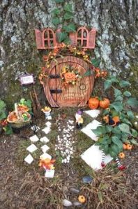 Since it's fall, the gnomes didn't have to do much to their place. Just decorate the front door for trick or treaters.