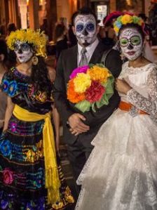 Too bad they only had the bride, groom, and a bridesmaid in this photo. Would've loved to see the rest of the party.