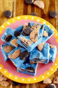 These are in light blue and have cookies in them. Cookie Monster would be touched.